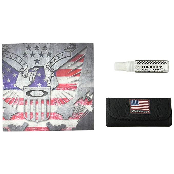 Oakley USA Flag Cleaning Kit