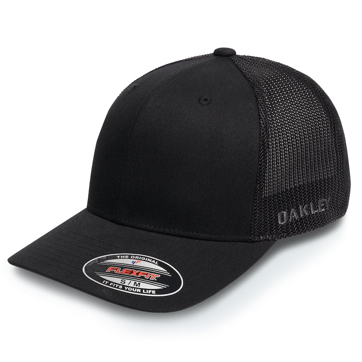 Oakley Golf Cresting Trucker Hat