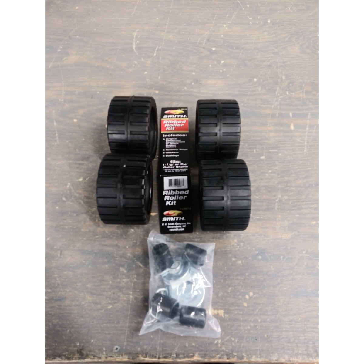 CE Smith 29210 Ribbed Roller Kit Black Natural Rubber - Used - Acceptable