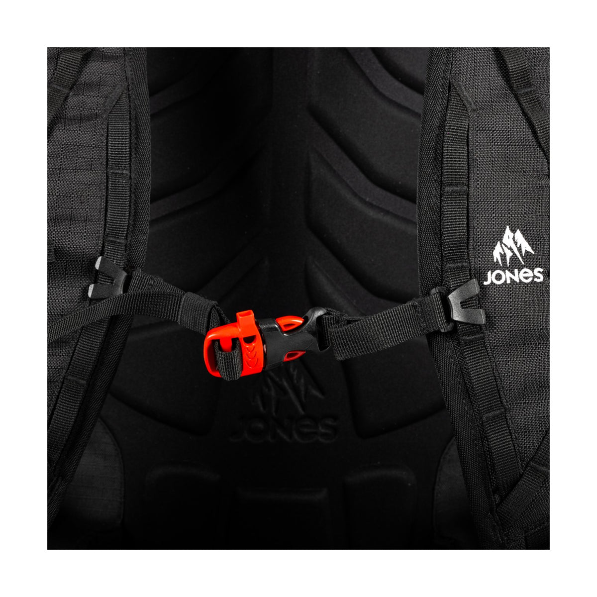 Jones Further 25L Backpack - Stealth Black