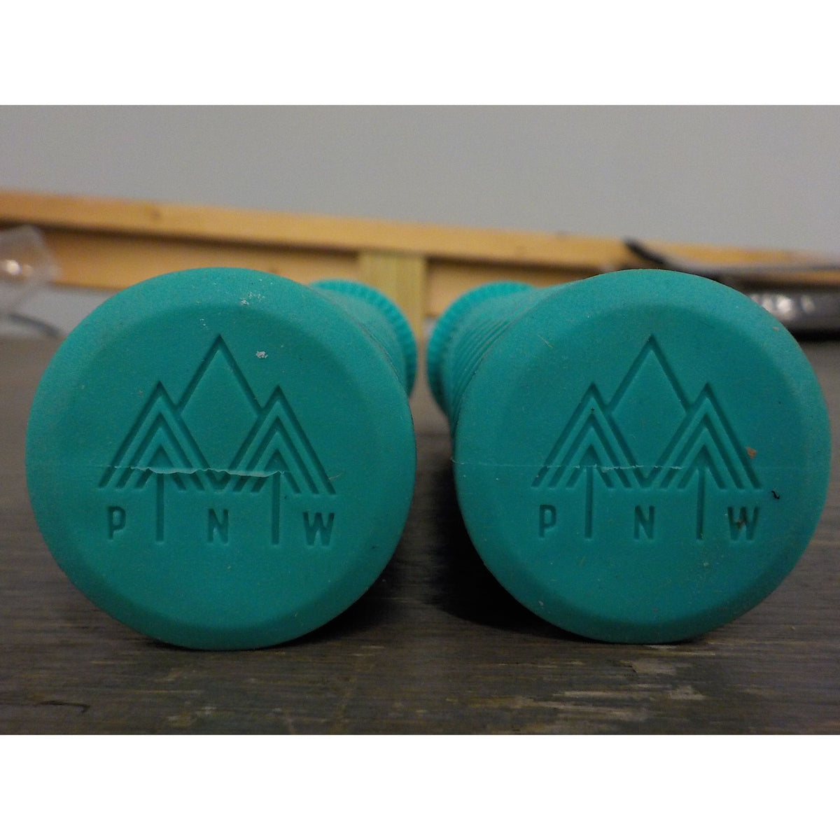 PNW Components Loam Grips - Seafoam Teal - X-Large - Used - Acceptable