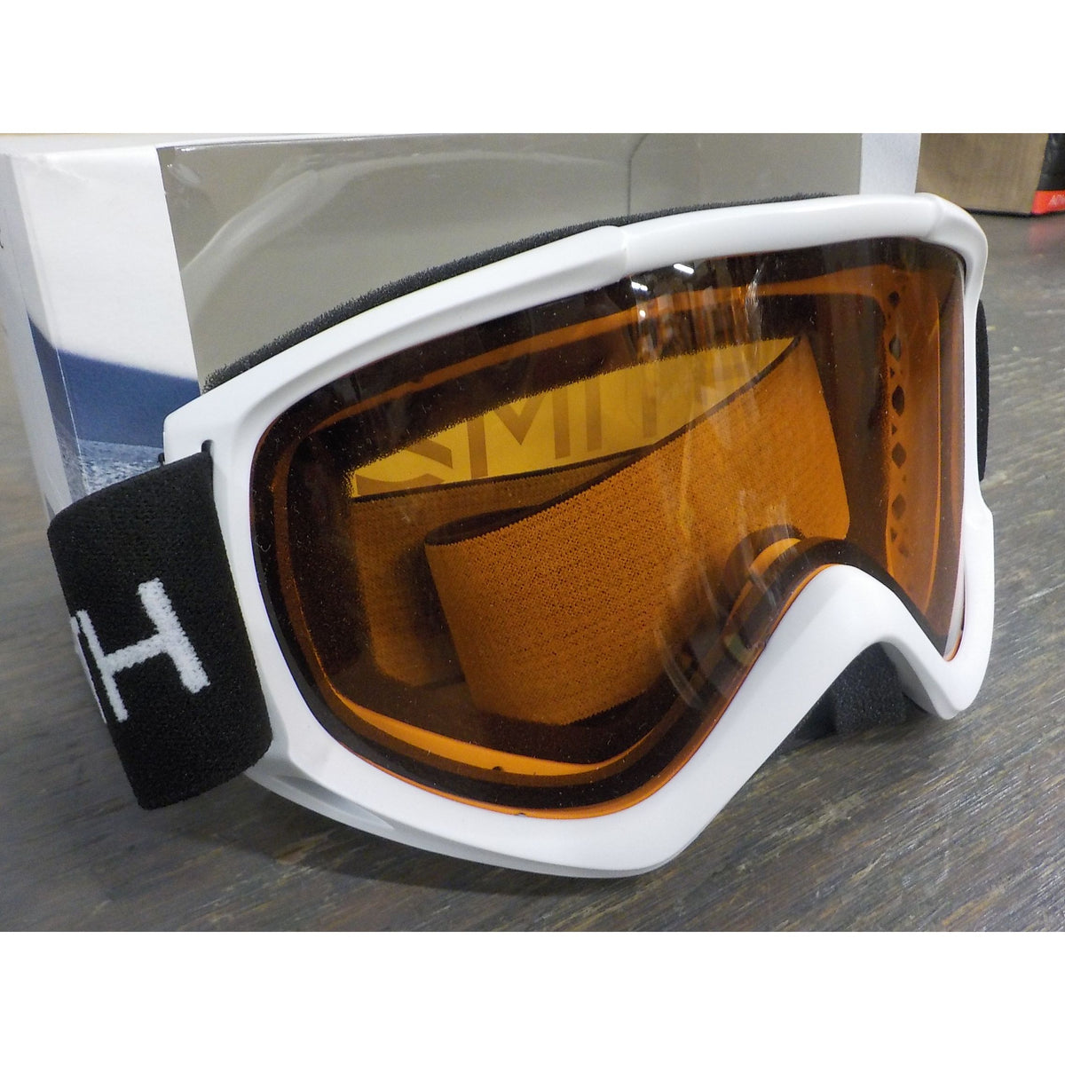 Smith Optics Cascade Classic Goggle - White; Gold Lite - Used - Acceptable
