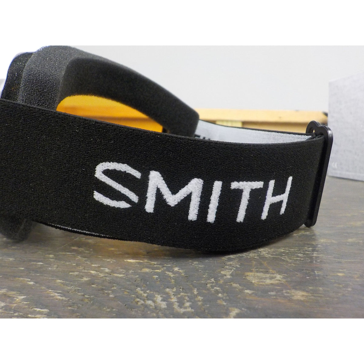 Smith Optics Cascade Classic Goggle - White; Gold Lite - Used - Acceptable