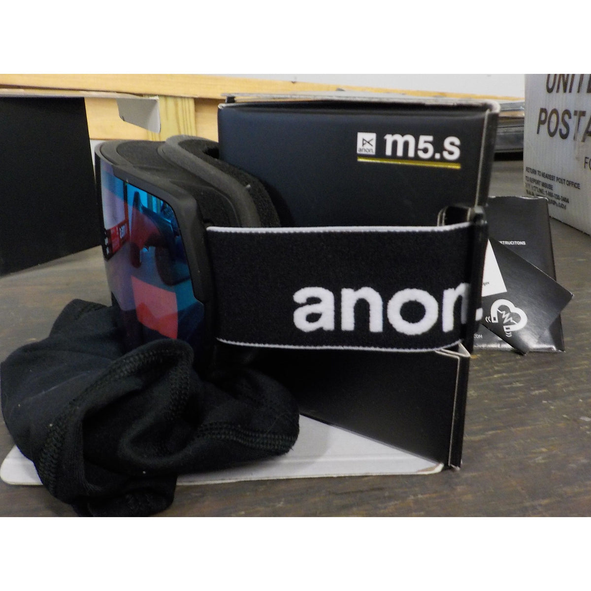 Anon M5S Low Bridge Fit Goggles (Toric) + Perceive Lens - Blk; Perceive Vari Blue + Perceive Cloudy Pink - Used - Acceptable