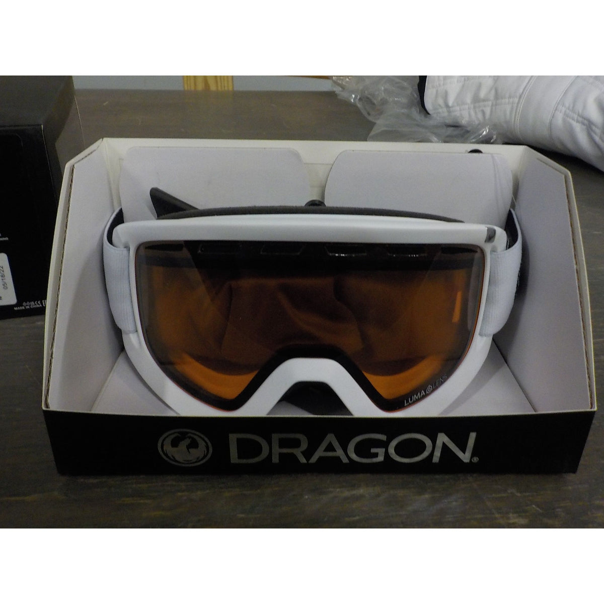 Dragon Alliance D2 Goggles - White; Lumalens Amber - Used - Acceptable