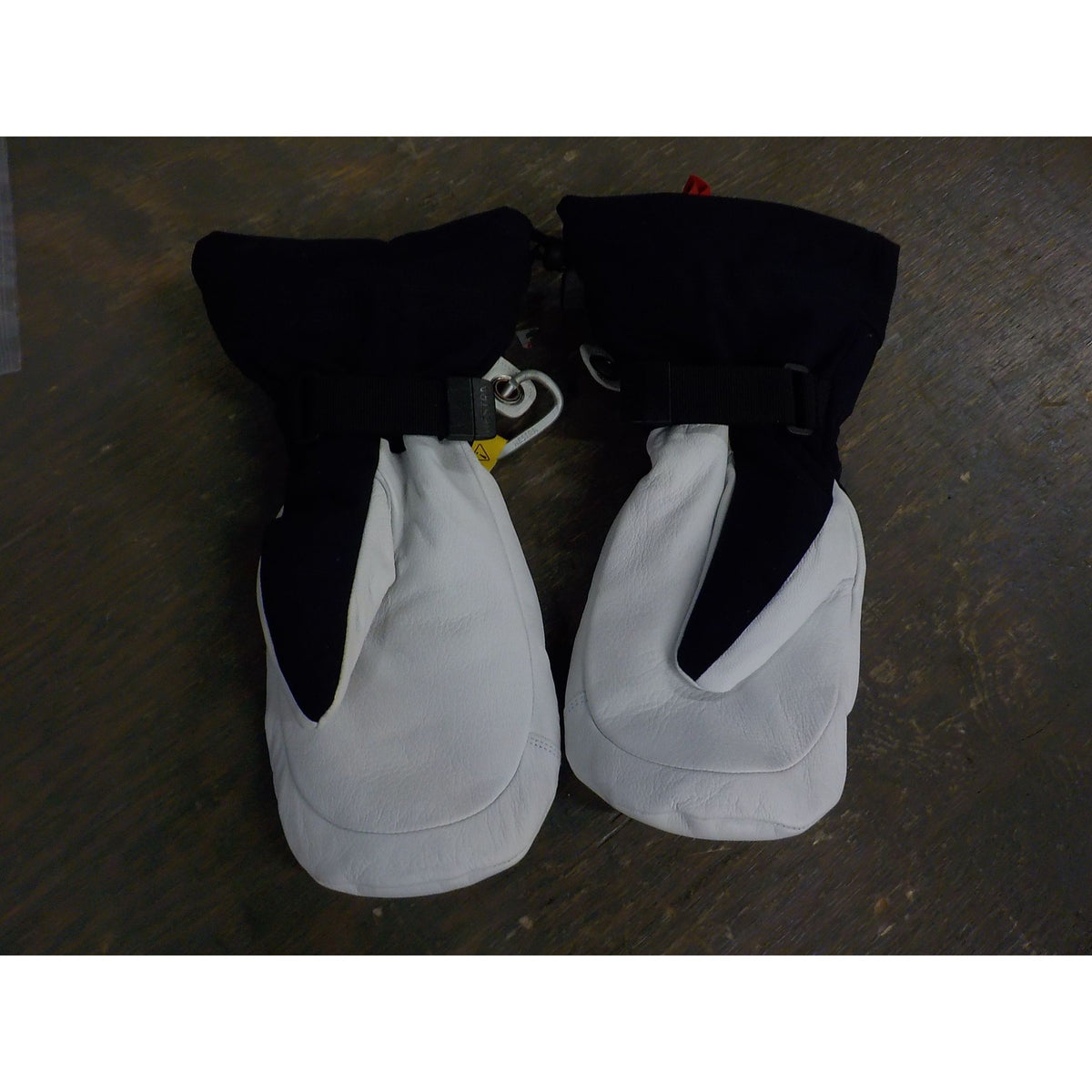 Hestra Women's Heli Ski Mitt - Blk/Off Wht - 9 - Used - Acceptable