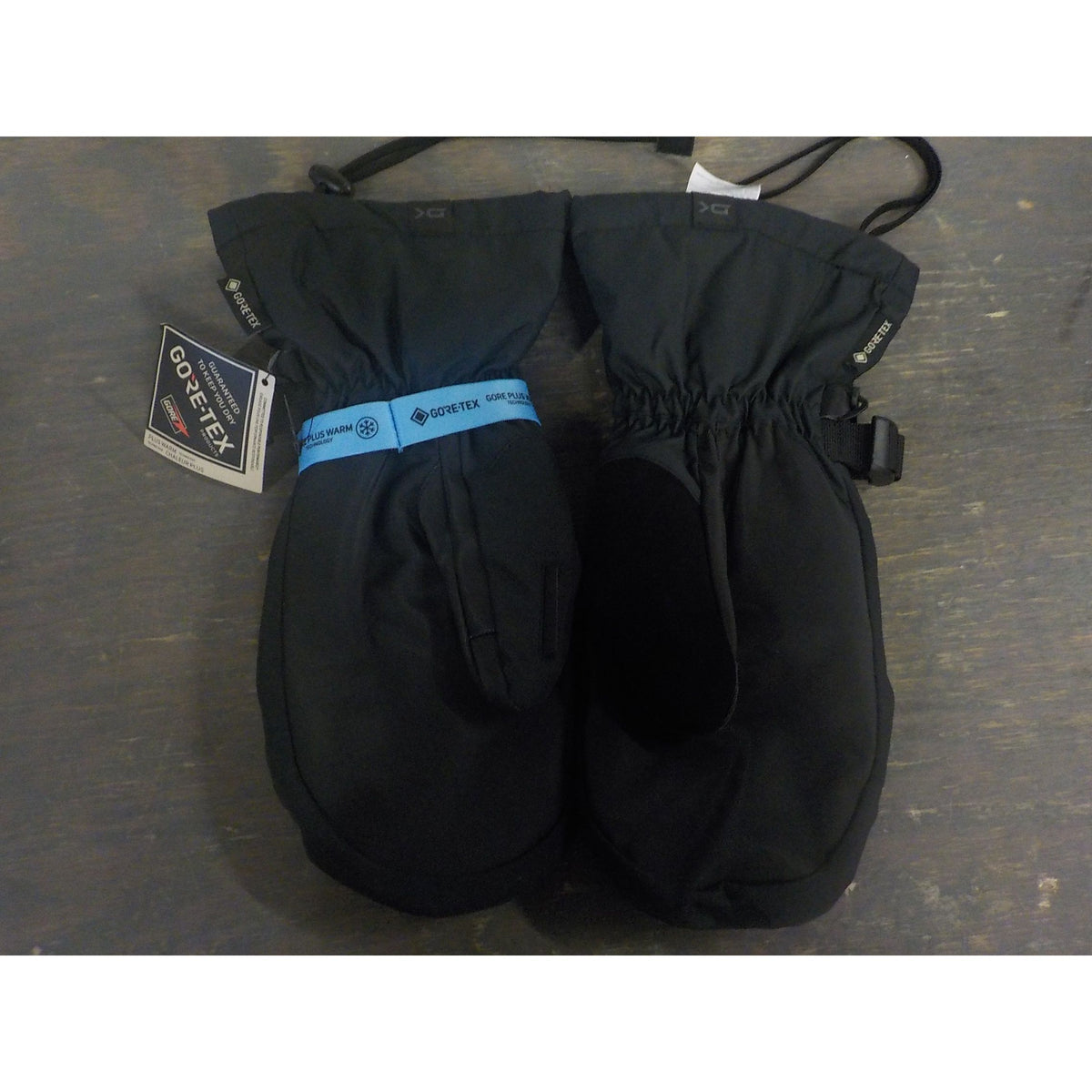Dakine Men's Titan Gore-Tex Mitt - Black - Medium - Used - Acceptable