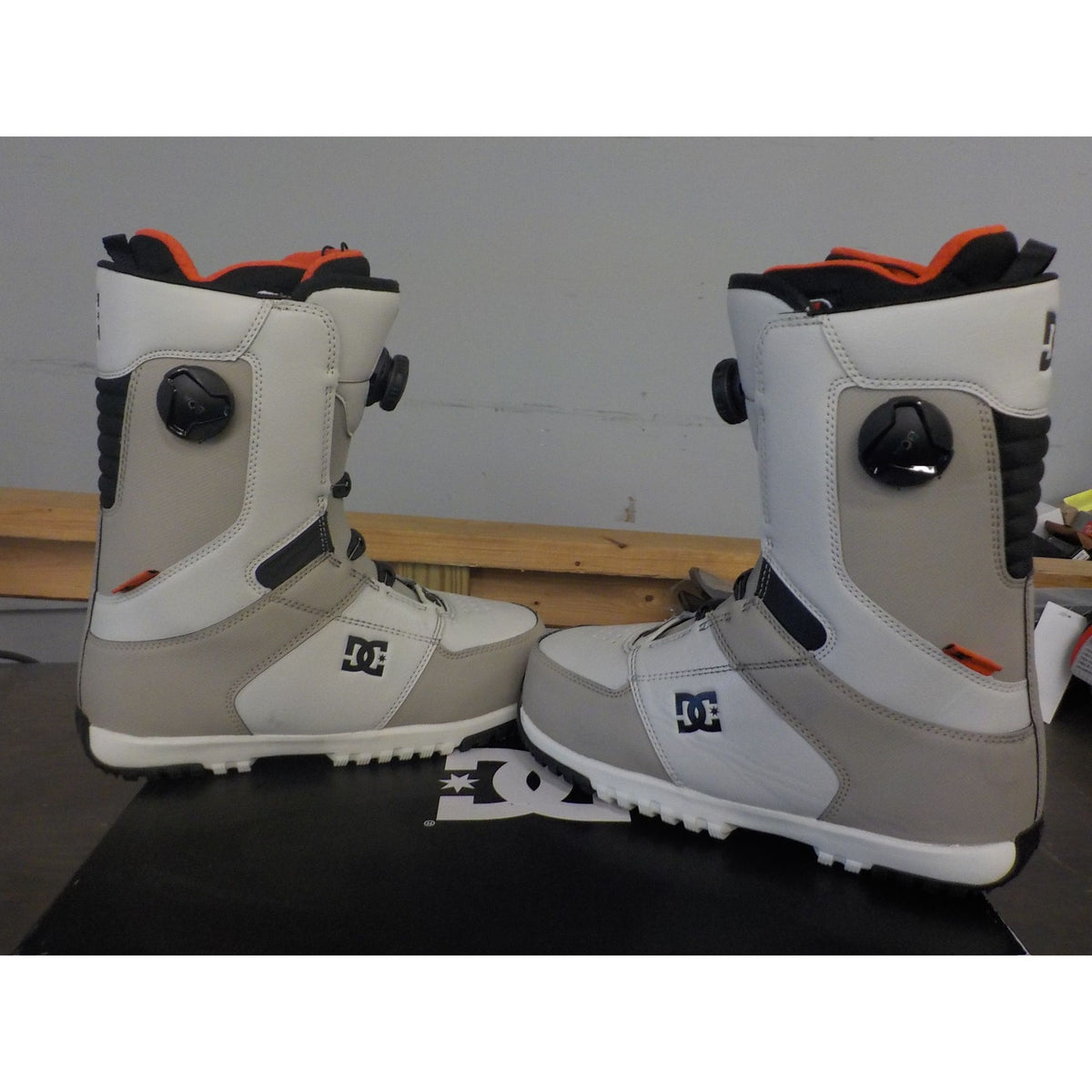 DC Men's Control Snowboard Boots - Light Camel - 9 - Used - Acceptable