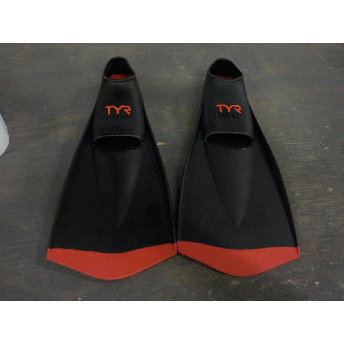 TYR Flex Fins 2.0 - Medium - Used - Acceptable