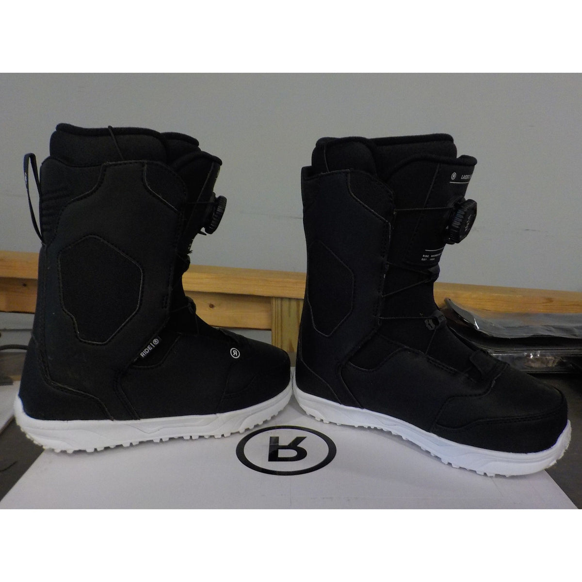 Ride Youth Lasso Jr Snowboard Boots - Black - 2 - Used - Acceptable