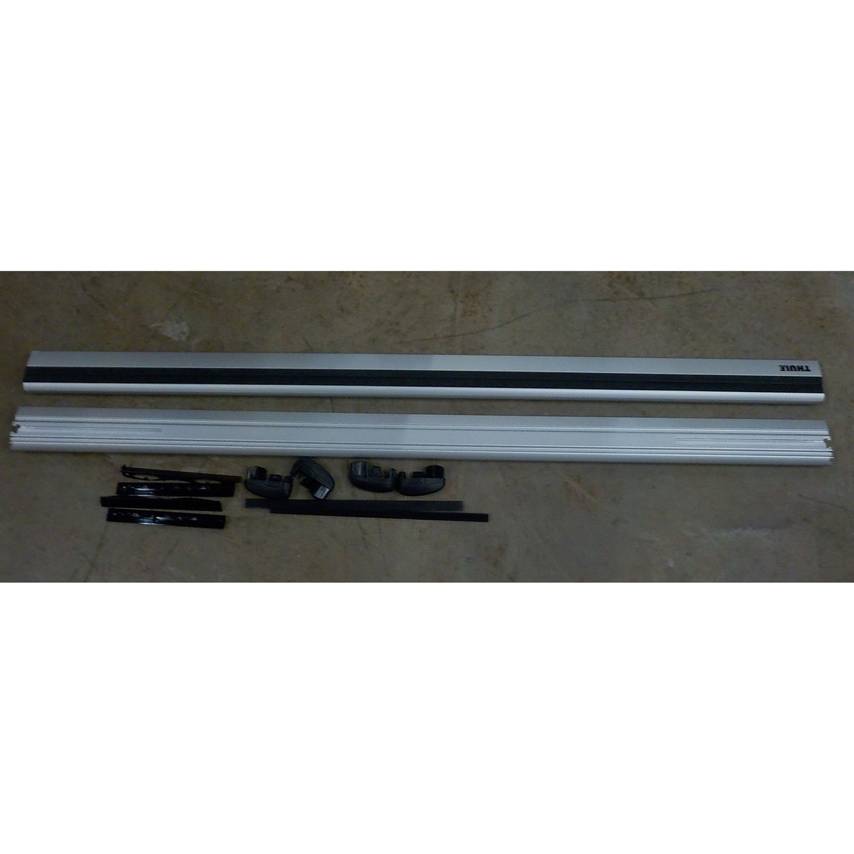 Thule WingBar Evo Load Bars - Silver - 135 cm (53 in) - Used - Acceptable