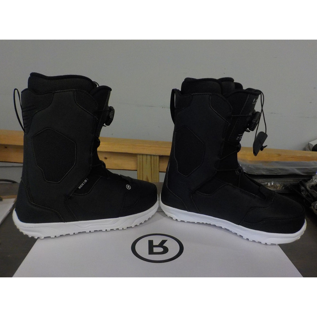 Ride Youth Lasso Jr Snowboard Boots - Black - 4 - Used - Acceptable