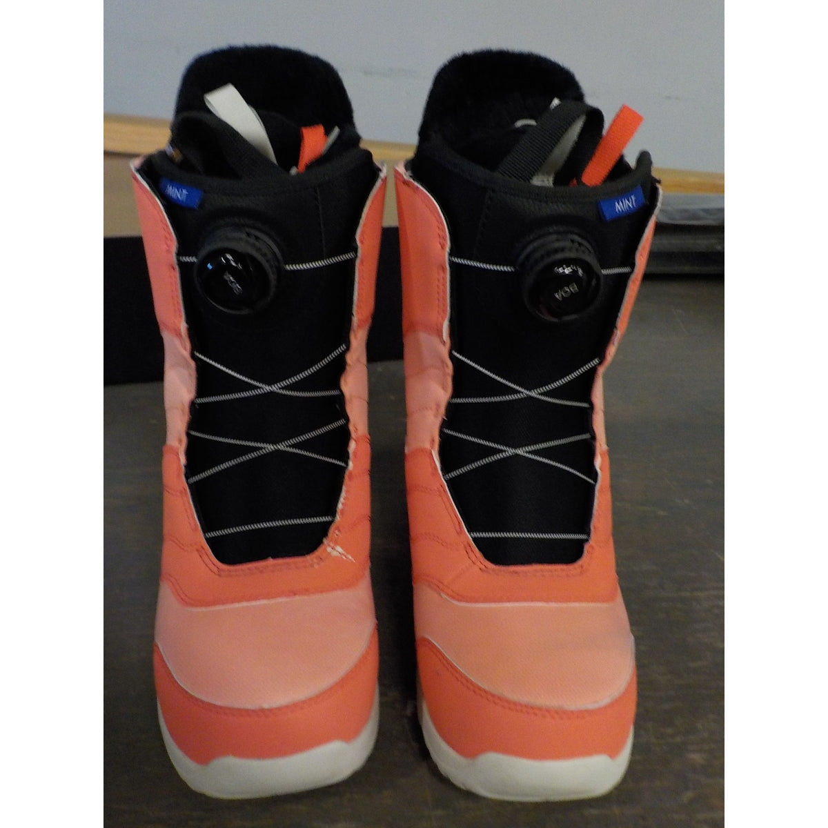 Burton Women's Mint BOA Snowboard Boots - Peach Echo - 9.5 - Used - Acceptable