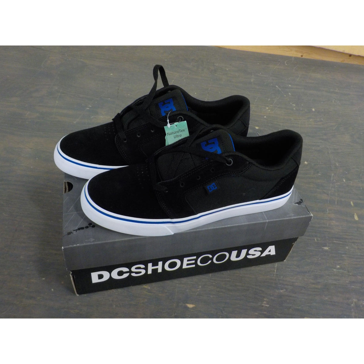 DC Men&#39;s Anvil Shoes - Black/Nautical Blue - 10 - Used - Acceptable