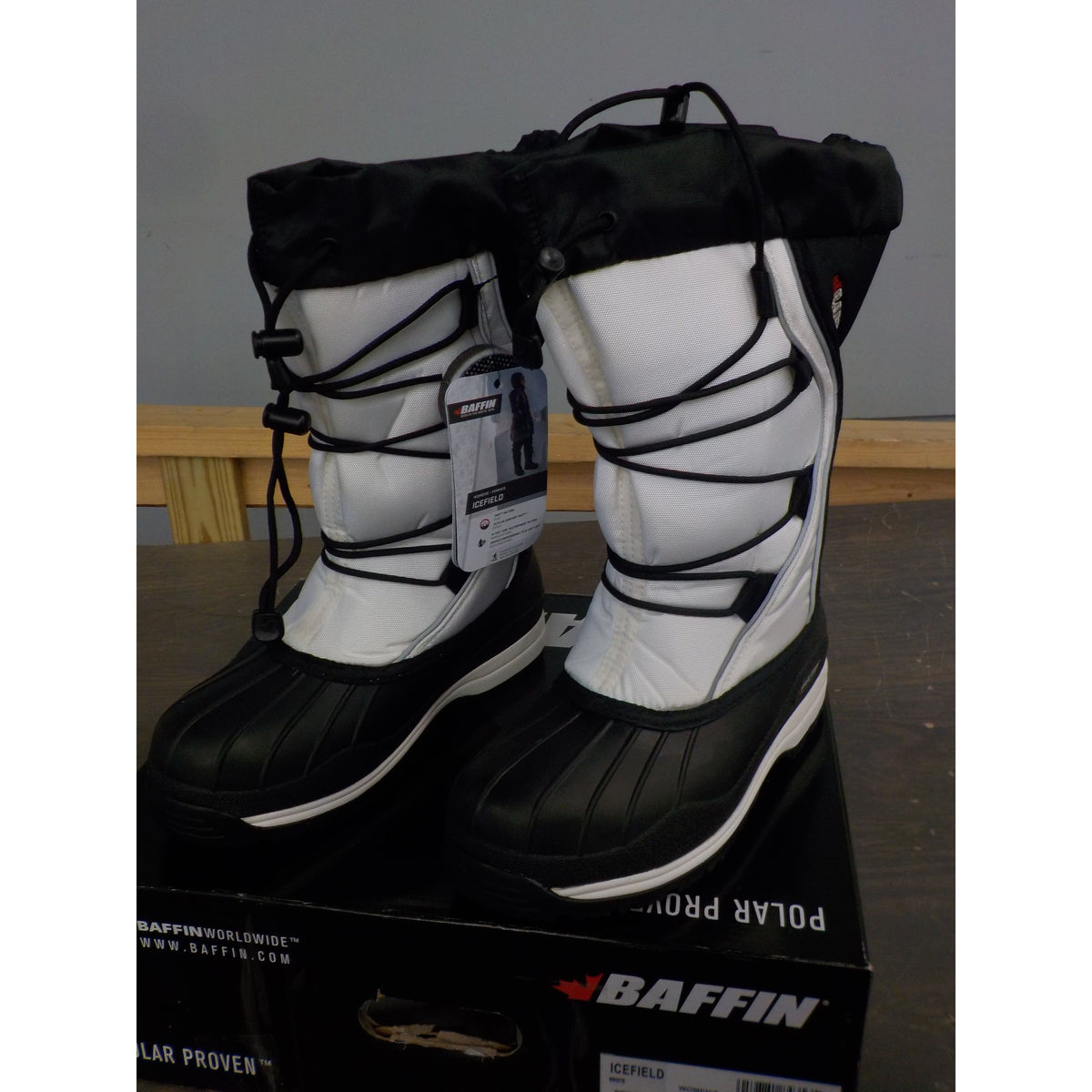 Baffin Women&#39;s Icefield Boots - White - 10 - Used - Acceptable