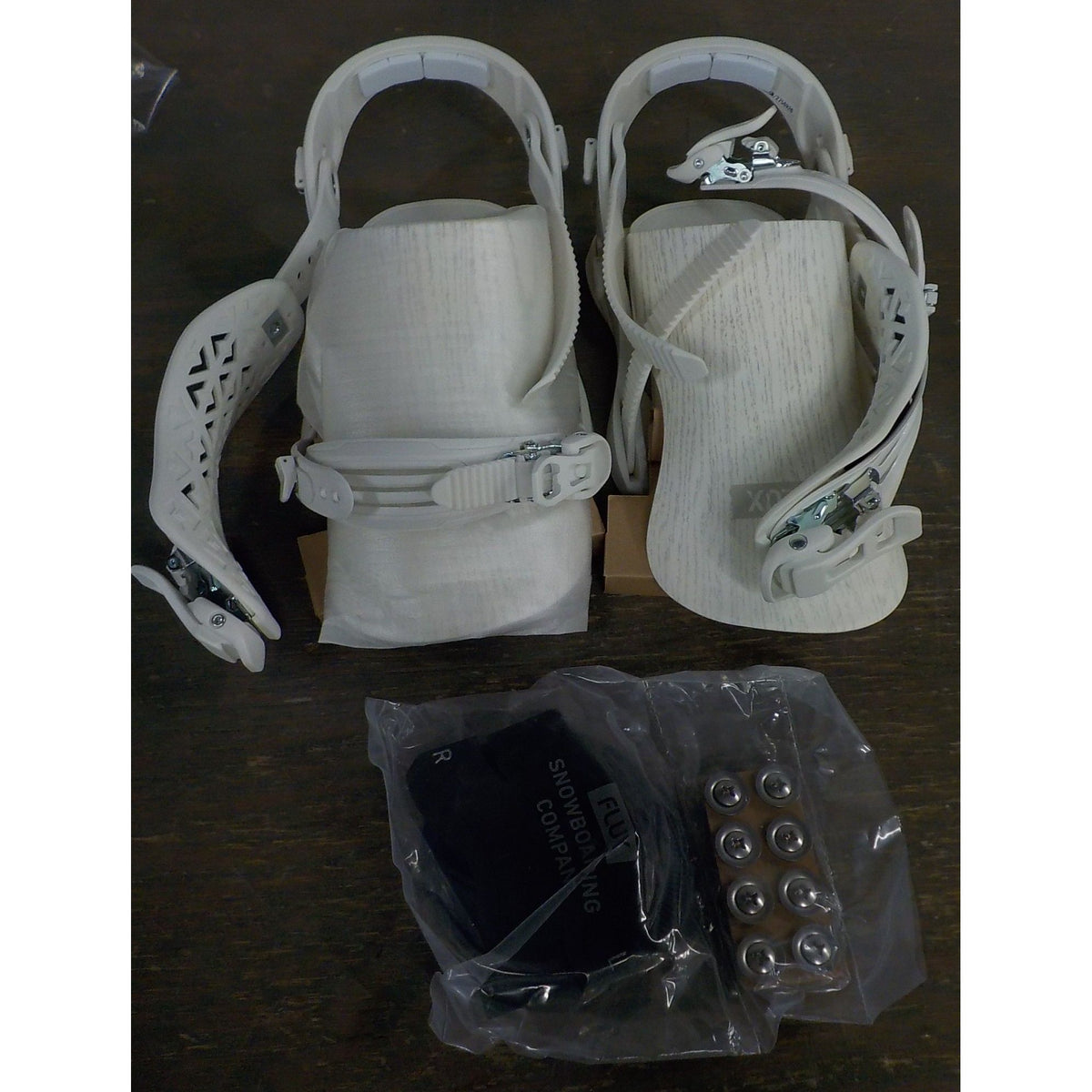 Flux SR Bindings - White Wood - Small - Used - Acceptable
