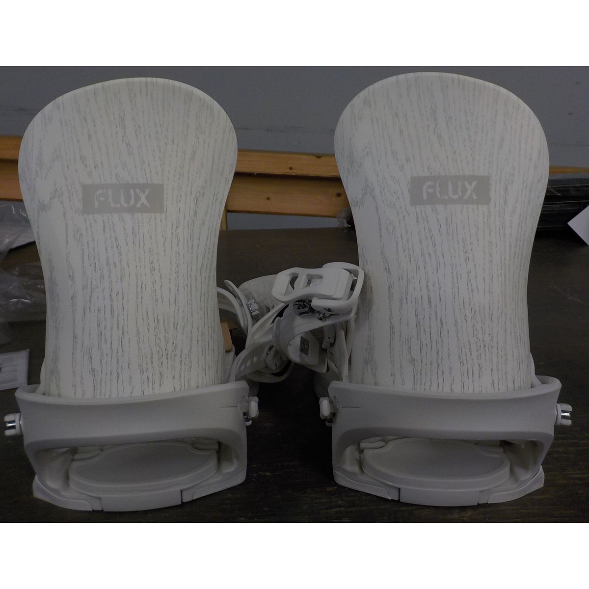 Flux SR Bindings - White Wood - Small - Used - Acceptable