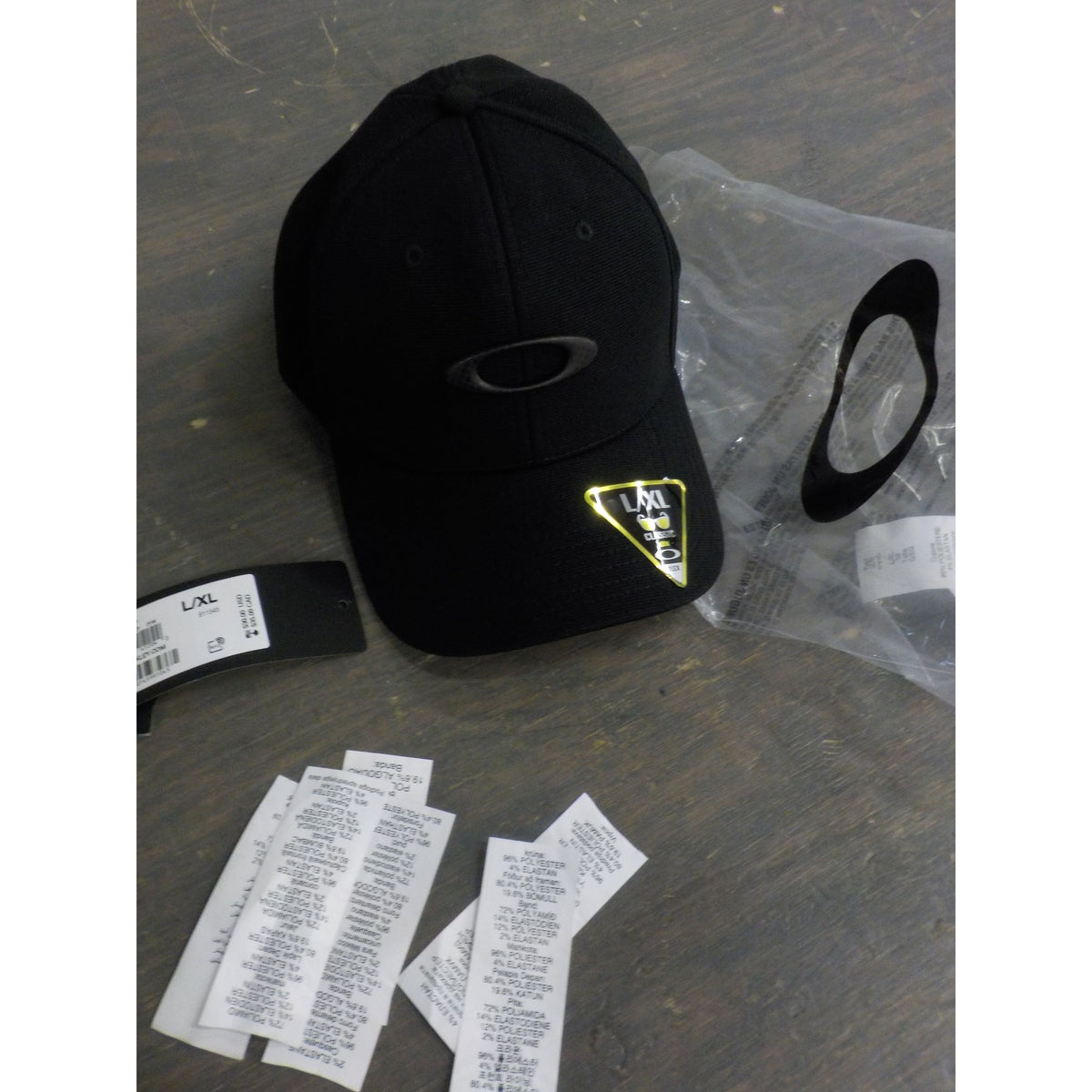 Oakley Tincan Hat-Black / Carbon Fiber-Large/X-Large - Used - Acceptable