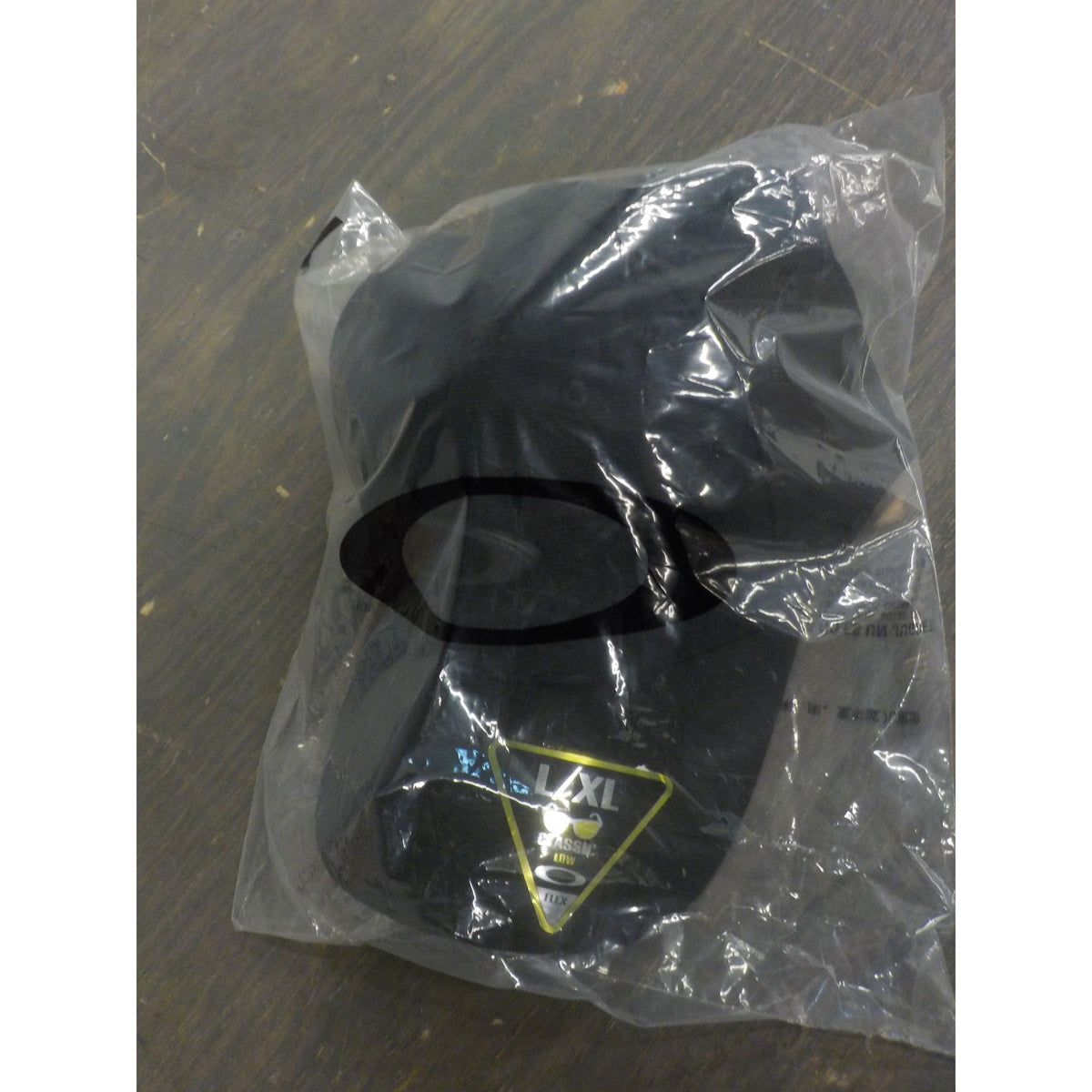 Oakley Tincan Hat-Black / Carbon Fiber-Large/X-Large - Used - Acceptable