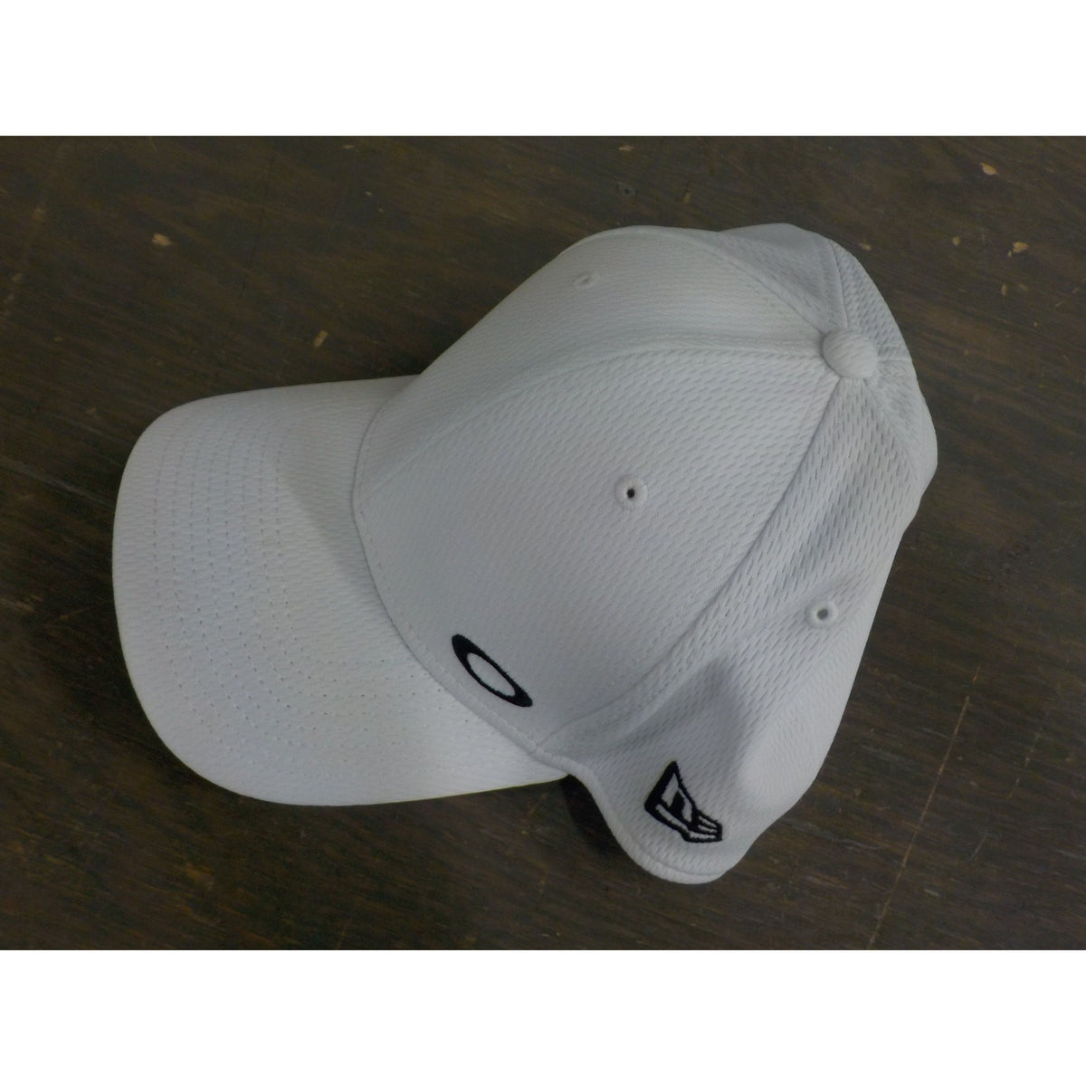 Oakley Tinfoil Cap 2.0 - White - Large/X-Large - Used - Acceptable