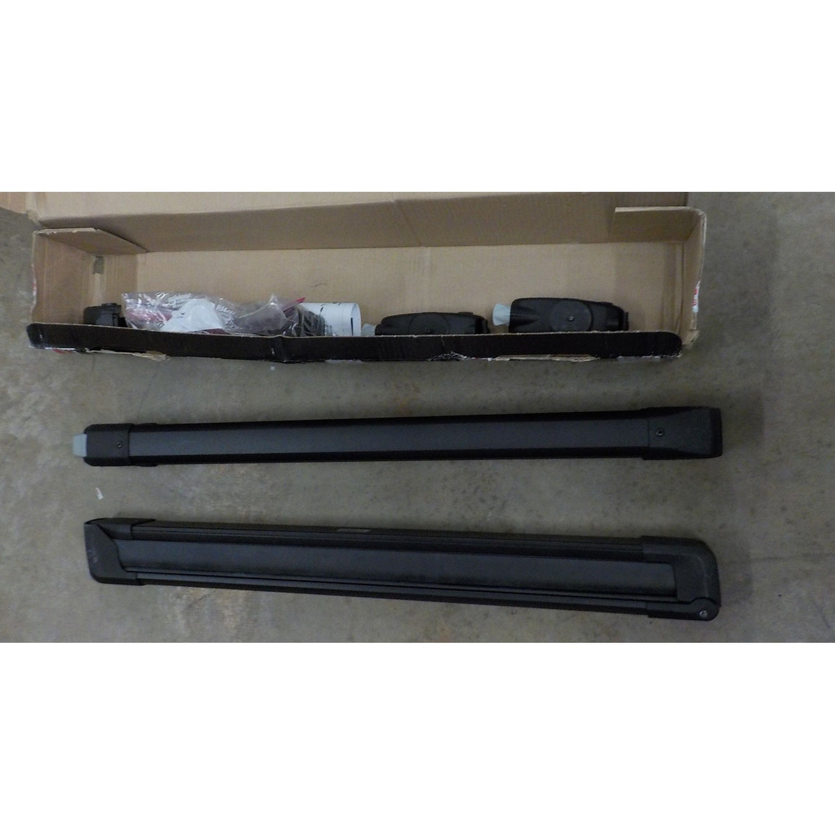 Thule SnowPack Ski/Snowboard Rack - Black - 6 Pair/4 Boards - Used - Acceptable