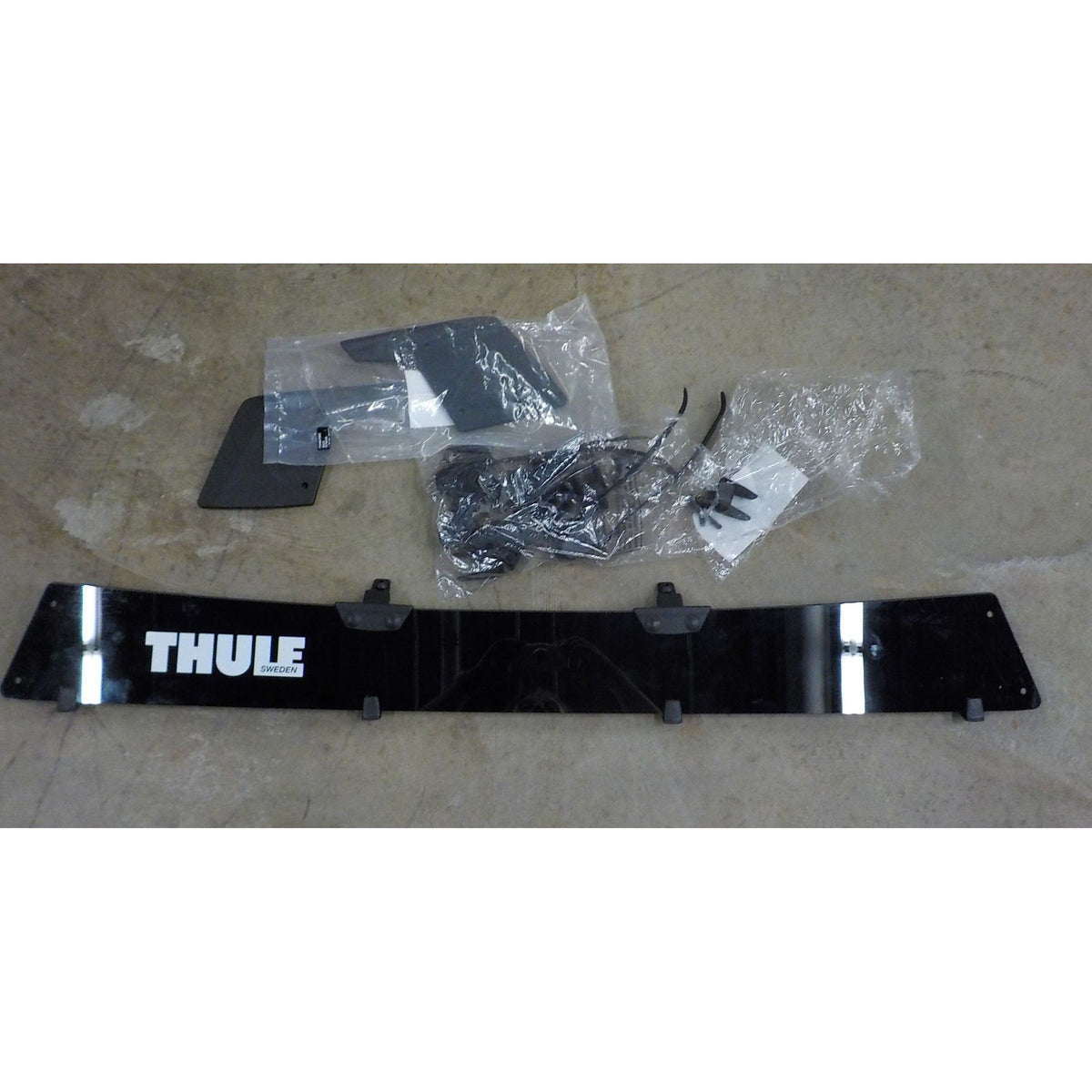 Thule AirScreen XT Roof Rack Fairing - X-Large (52") - Used - Acceptable