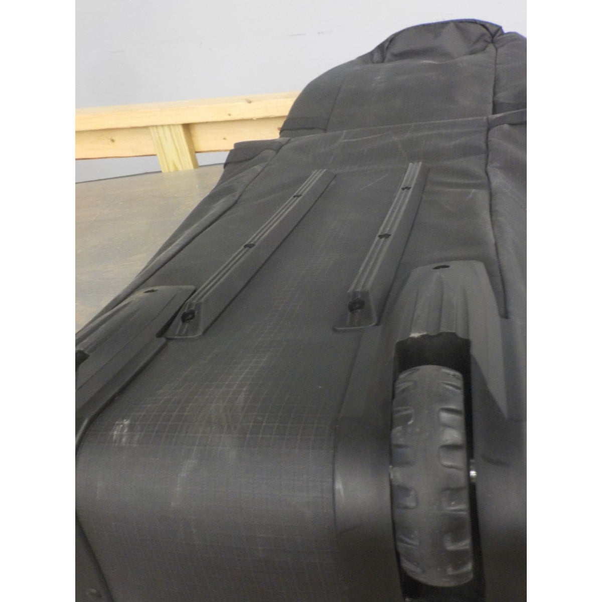 Dakine Boundary Ski Roller Bag - Black Coated - 185 cm - Used - Acceptable