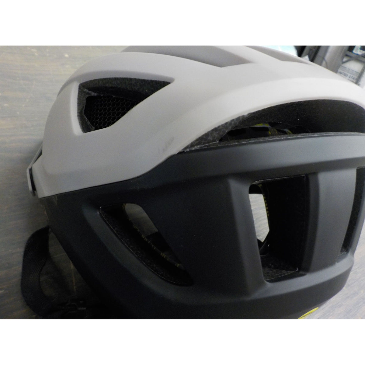 Smith Optics Session MIPS Bike Helmet - Matte Tusk/Black - Large - Used - Acceptable