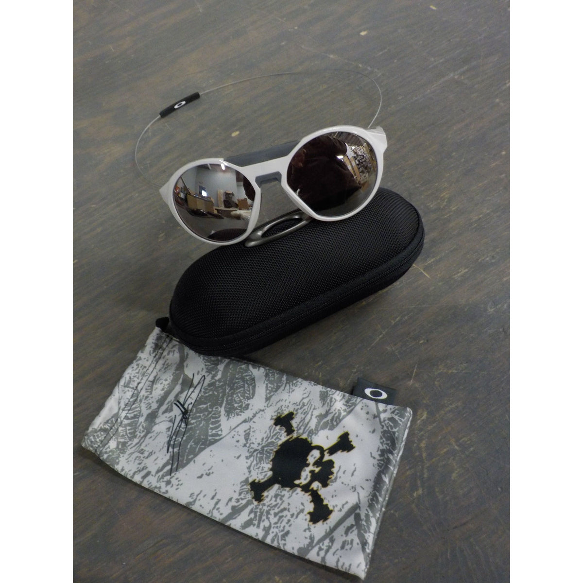 Oakley Men&#39;s Clifden Sunglasses - Warm Grey; Prizm Snow Black Iridium - Used - Acceptable
