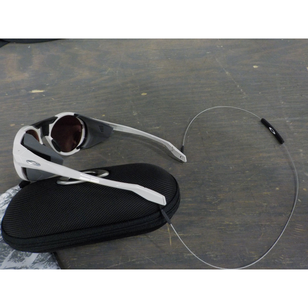 Oakley Men&#39;s Clifden Sunglasses - Warm Grey; Prizm Snow Black Iridium - Used - Acceptable