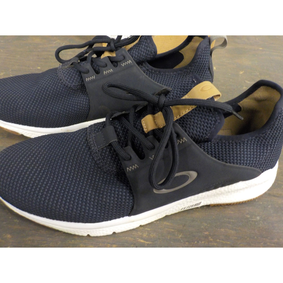 Oakley Men&#39;s Dry Shoes - Navy Blue - 10 - Used - Acceptable