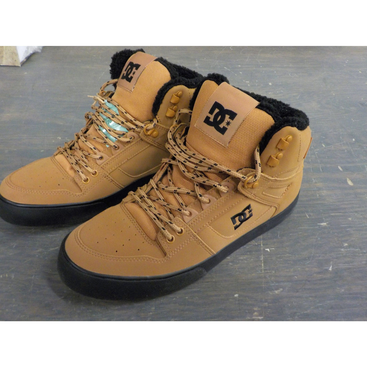 DC Men&#39;s Pure High-Top Winter Shoes - Wheat/Black - 11 - Used - Acceptable