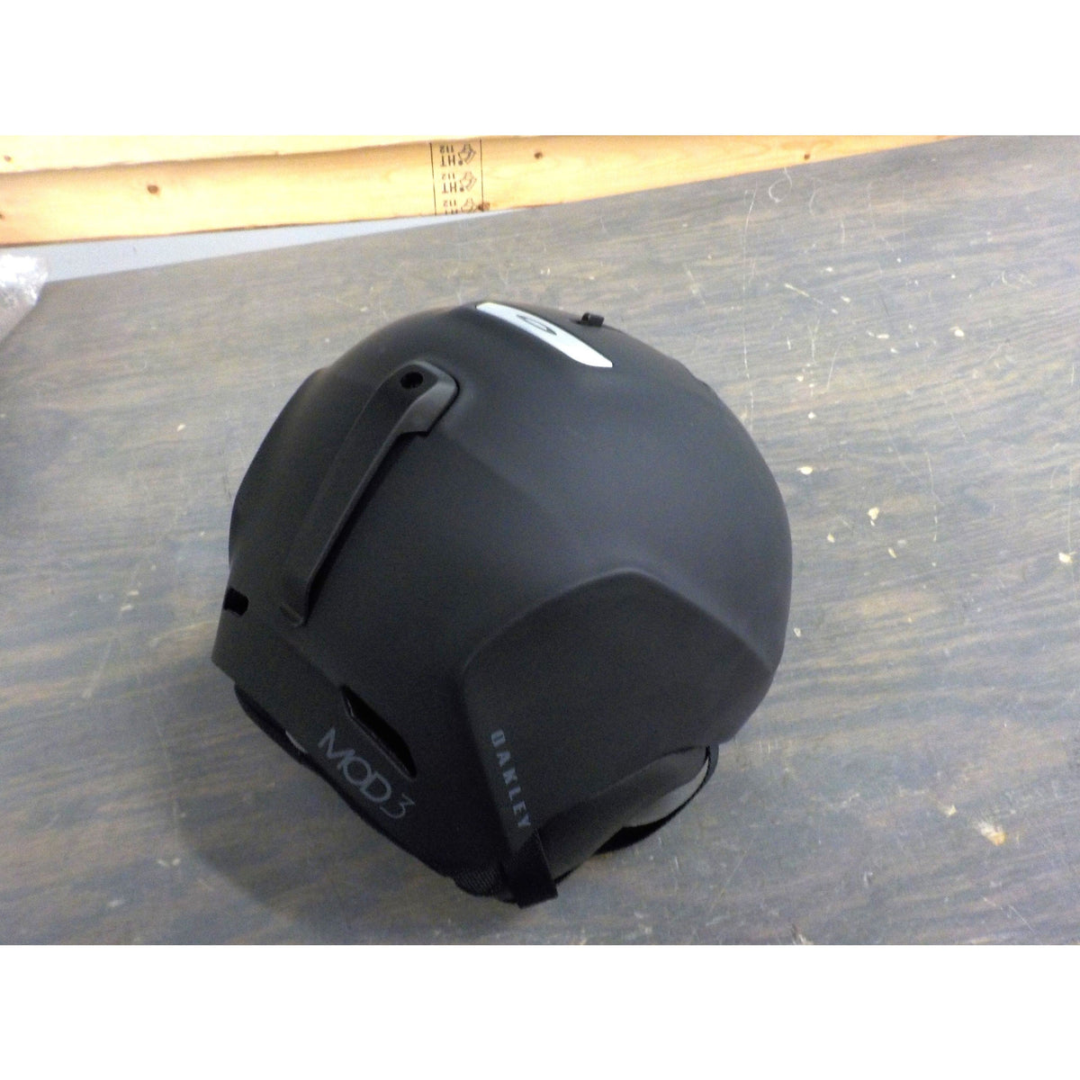 Oakley Mod 3 Men&#39;s Snow Helmet - Blackout - Medium - Used - Acceptable