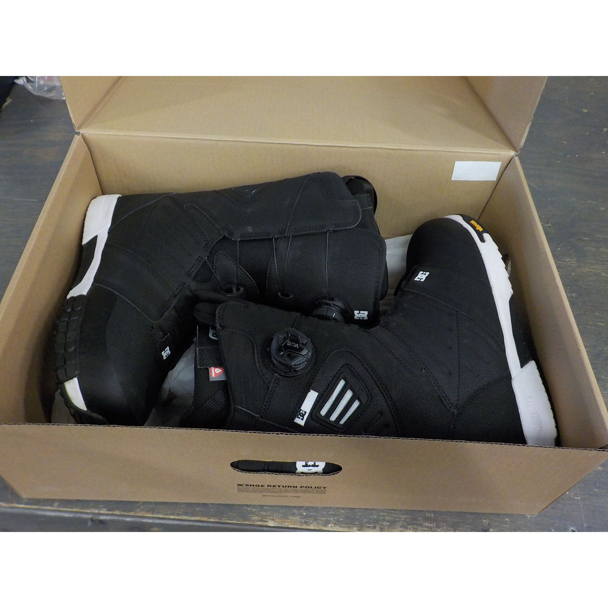 DC Men&#39;s Judge Snowboard Boots - Black/Black/White - 10 - Used - Acceptable