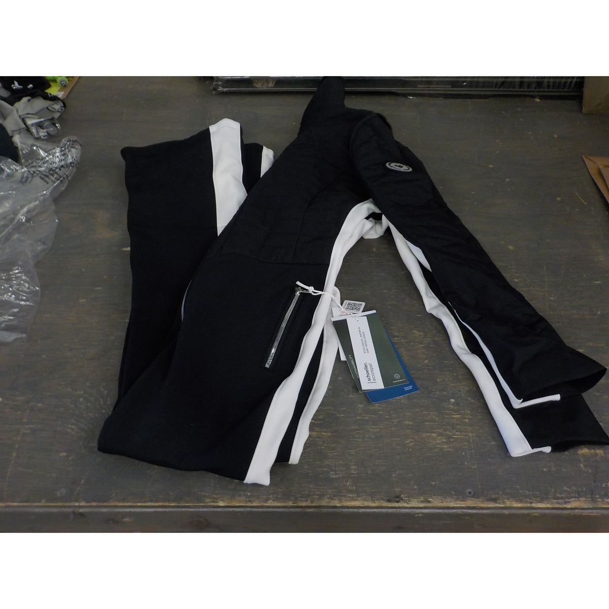 Obermeyer Women&#39;s Katze Suit - Black - 12 - Used - Acceptable