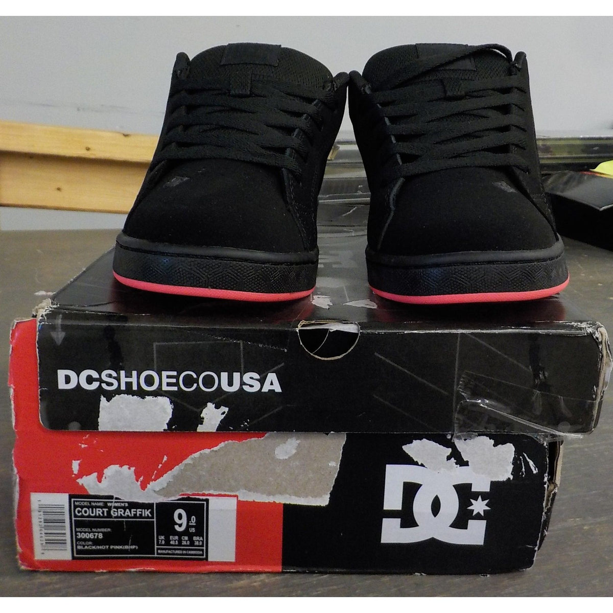 DC Women's Court Graffik Shoes - Black/Hot Pink - 9 - Used - Acceptable