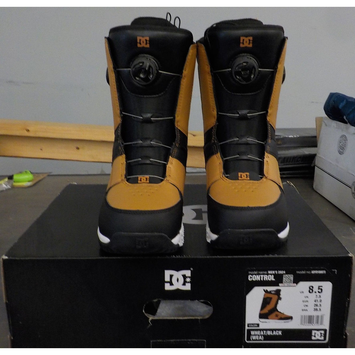 DC Men's Control Snowboard Boots - Wheat/Black - 8.5 - Used - Acceptable
