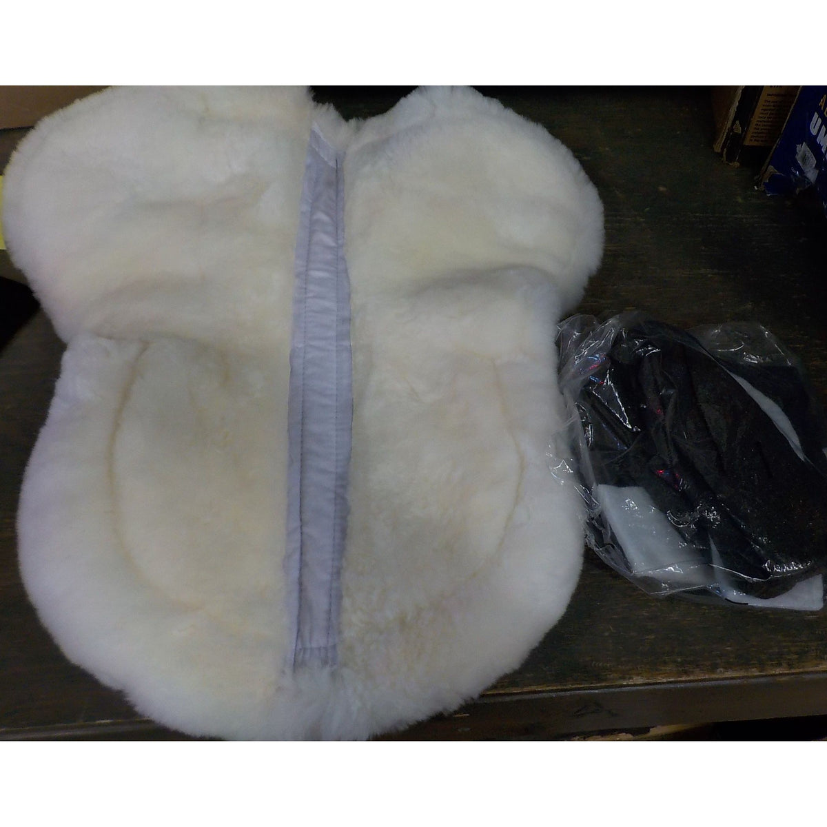 Ovation Europa Sheepskin Vari-Shim Half Pad-White-Regular - Used - Acceptable