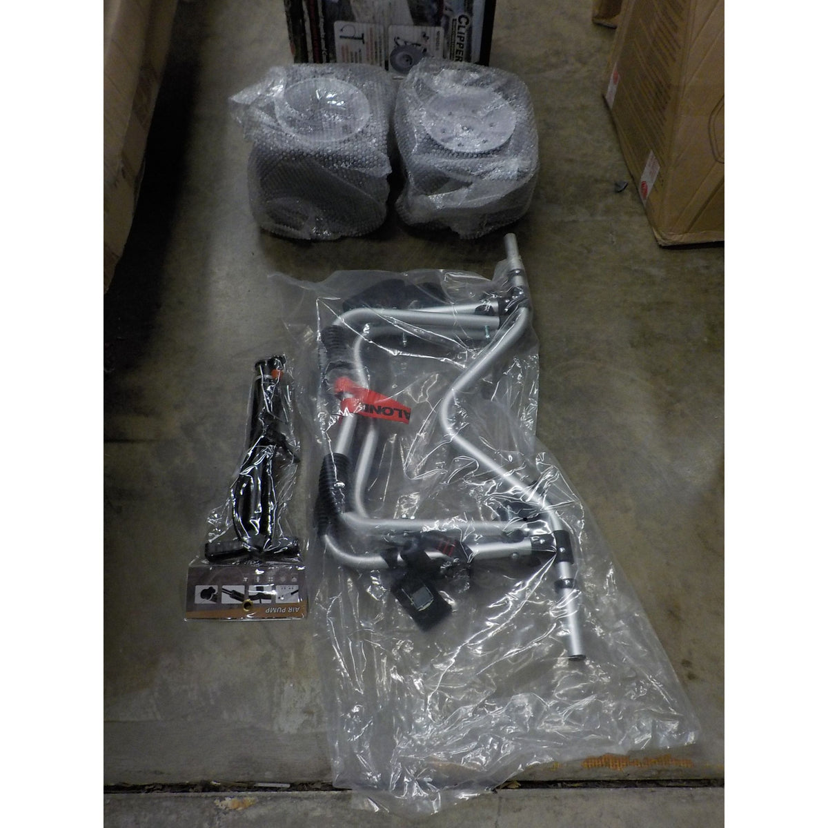 Malone ClipperTRX-S Deluxe Kayak/Canoe Cart with Balloon Beach Tires - Used - Acceptable