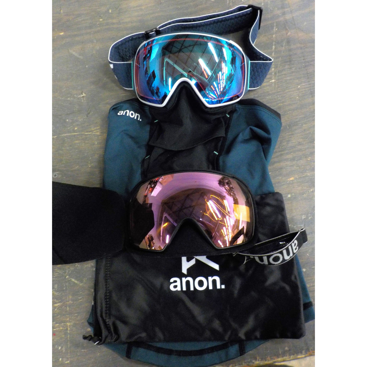 Anon M4 Toric Goggles + MFI, Low Bridge Fit - Nightfall; Per Vari Blue + Per Cloud Pink - Used - Acceptable