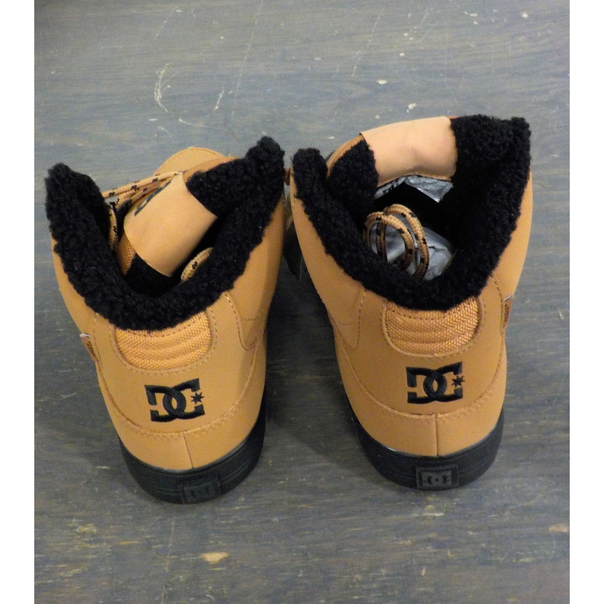 DC Men&#39;s Pure High-Top Winter Shoes - Wheat/Black - 9 - Used - Acceptable