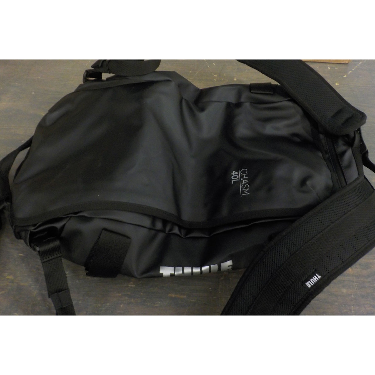 Thule Chasm 40L Duffel Bag - Black - Used - Acceptable