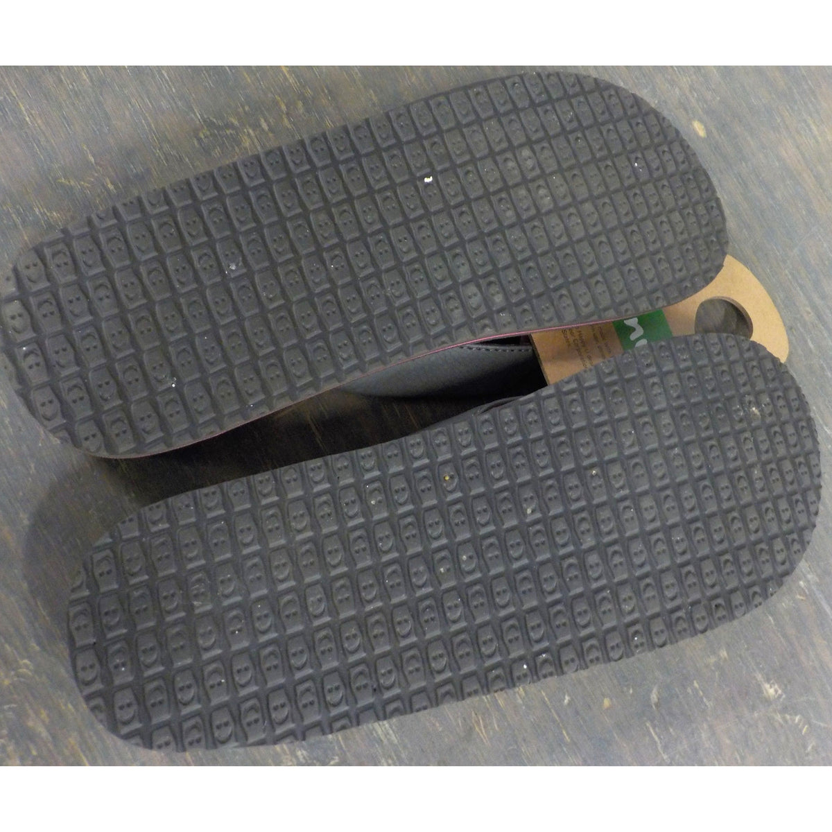 Sanuk Women&#39;s Yoga Mat Flip Flop - Gunmetal -09 - Used - Acceptable