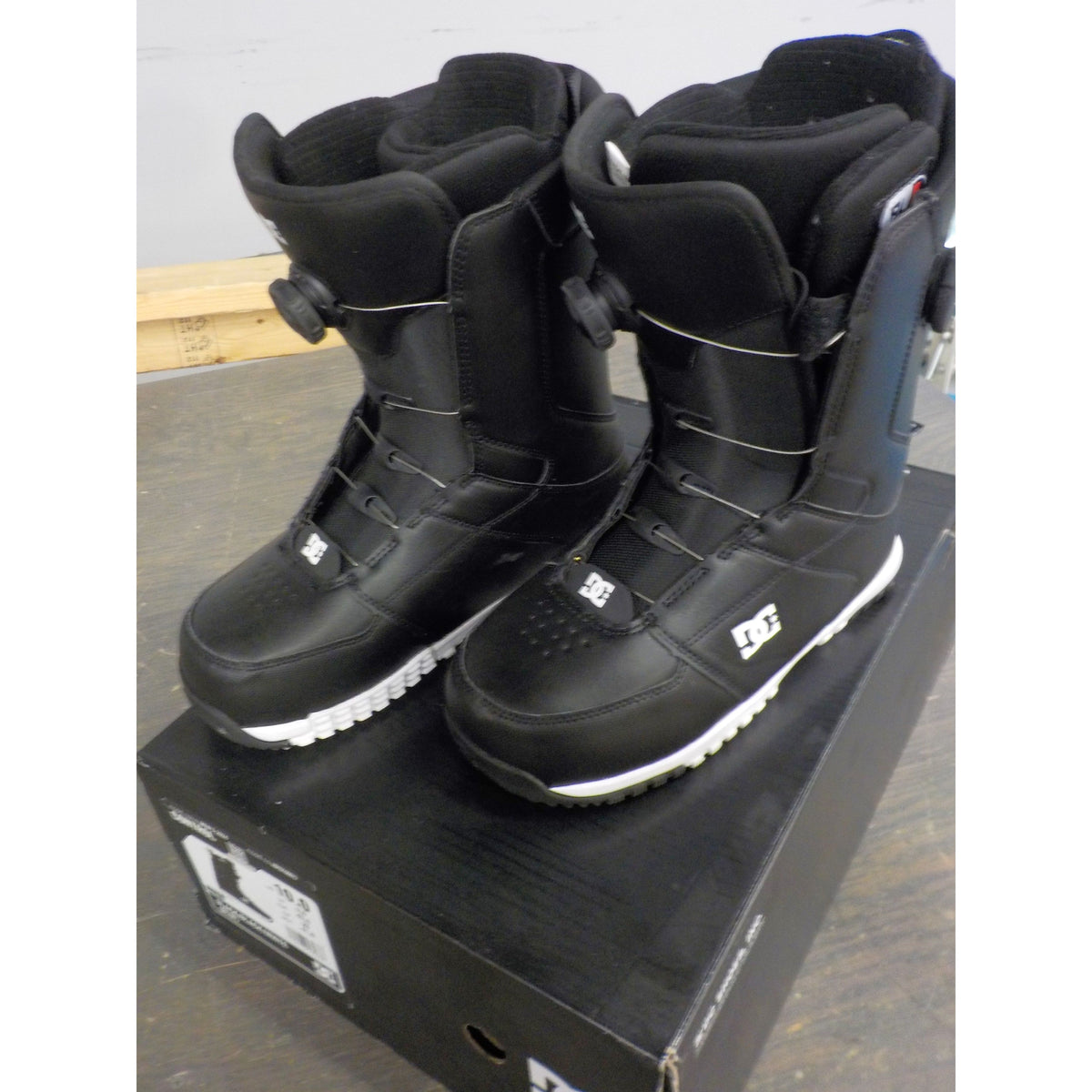 DC Men&#39;s Control Snowboard Boots - Black/Black/White - 10 - Used - Acceptable