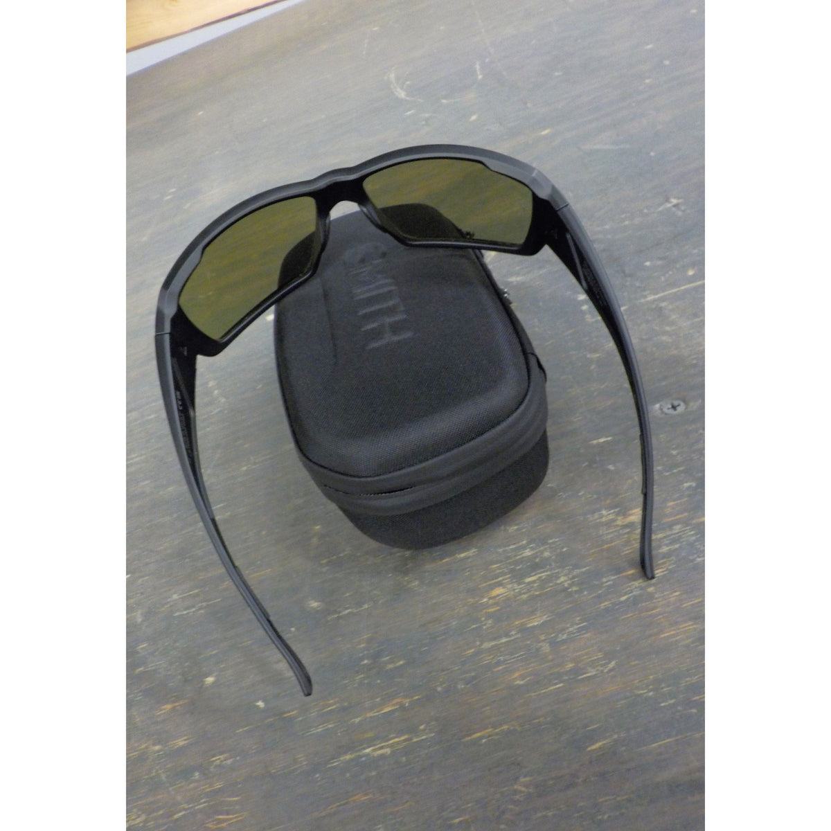 Smith Optics Guide&#39;s Choice - Matte Black; ChromaP Glass Polarized Low Light Yellow - Used - Acceptable