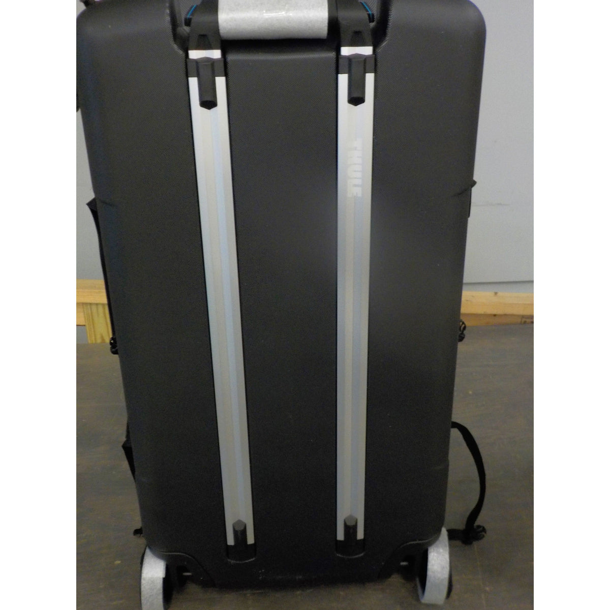 Thule Subterra Luggage 75cm/30” - Black - Used - Acceptable
