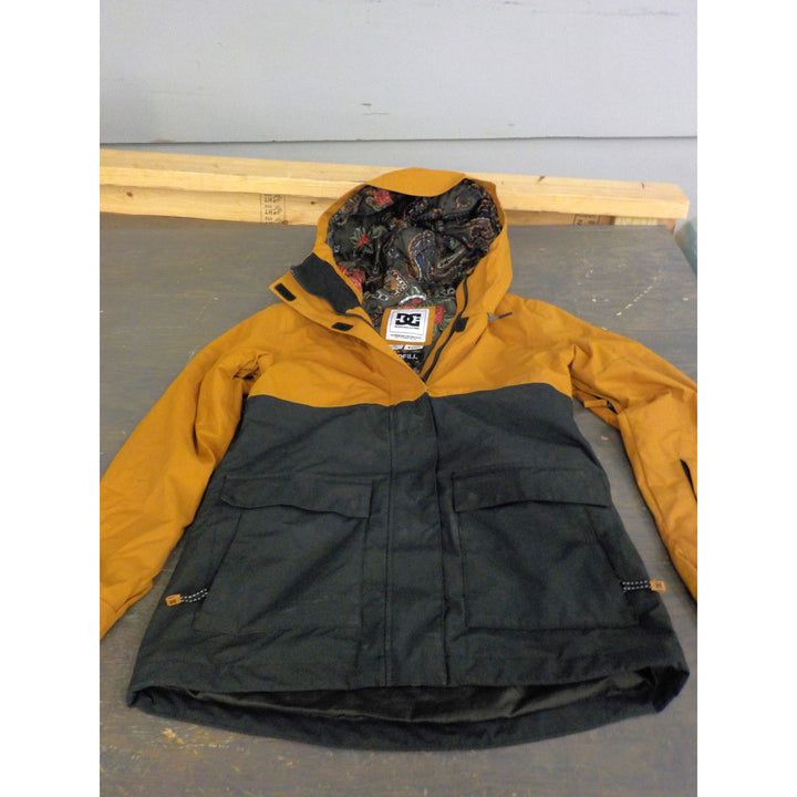 2023 DC Womens Cruiser 10K Insulated Snowboard Jacket-Cathay Spice-M - Used - Acceptable