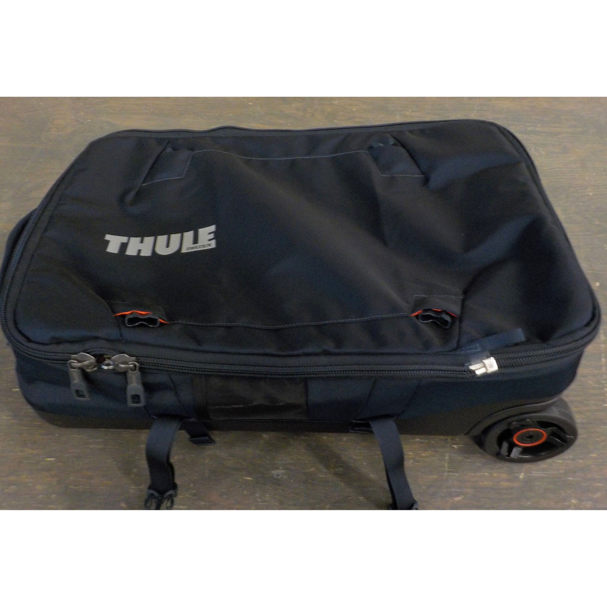 Thule Subterra Wheeled Duffel Bag 55cm/22&quot; - Mineral - Used - Acceptable