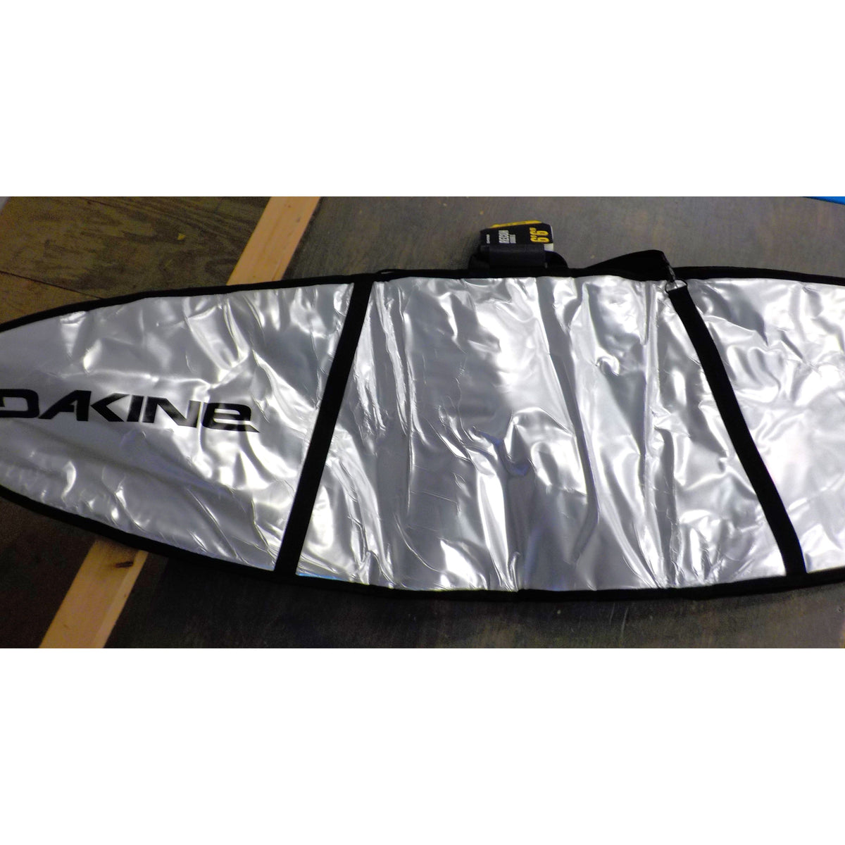 Dakine Recon Double Surfboard Bag Thruster - Carbon - 6&#39;6&quot; - Used - Acceptable