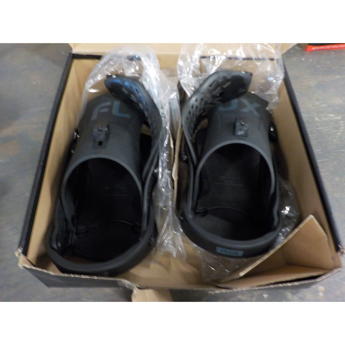 Flux EM Bindings - Black - Medium - Used - Acceptable
